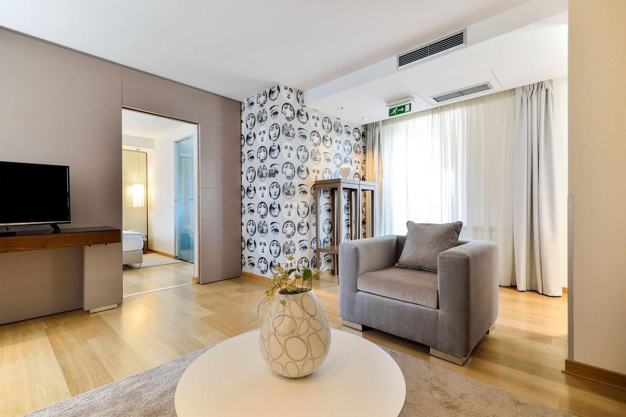 Presidential Suite-City View-Terrace,1213892431:JPEG