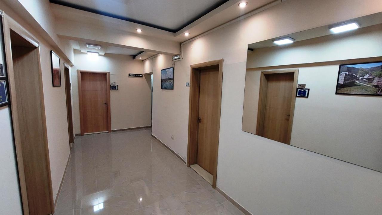 Family Room,1341049130:JPEG