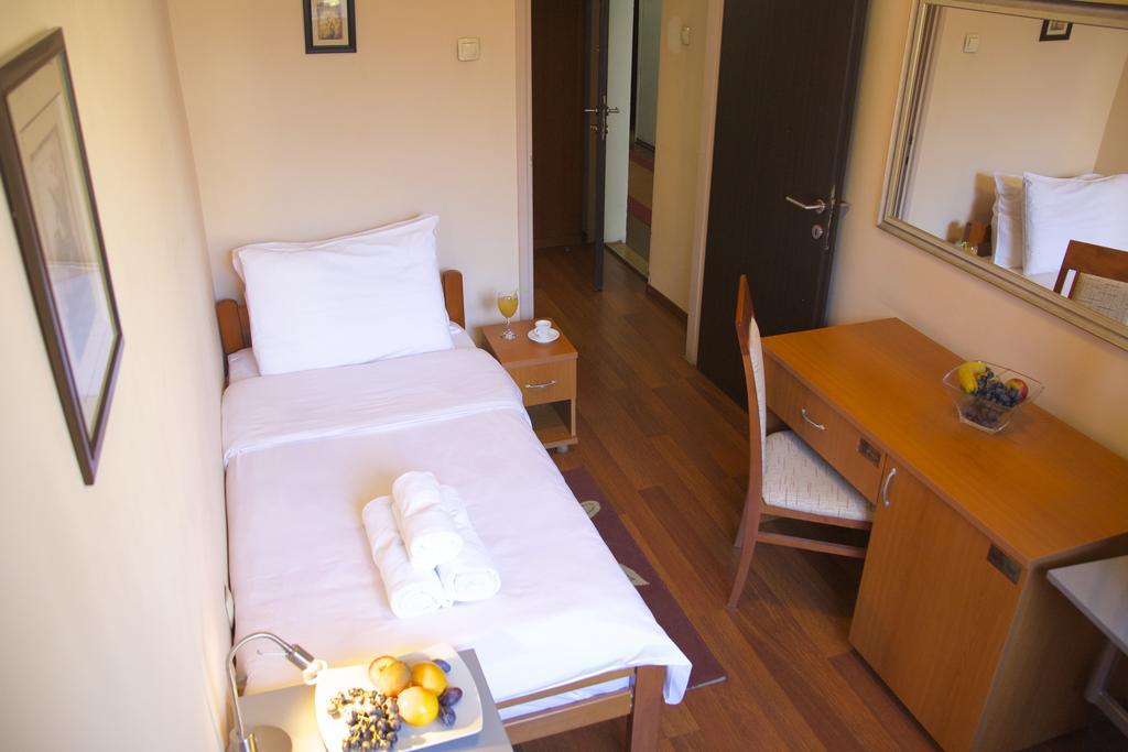 Economy Single Room,1371246983:JPEG