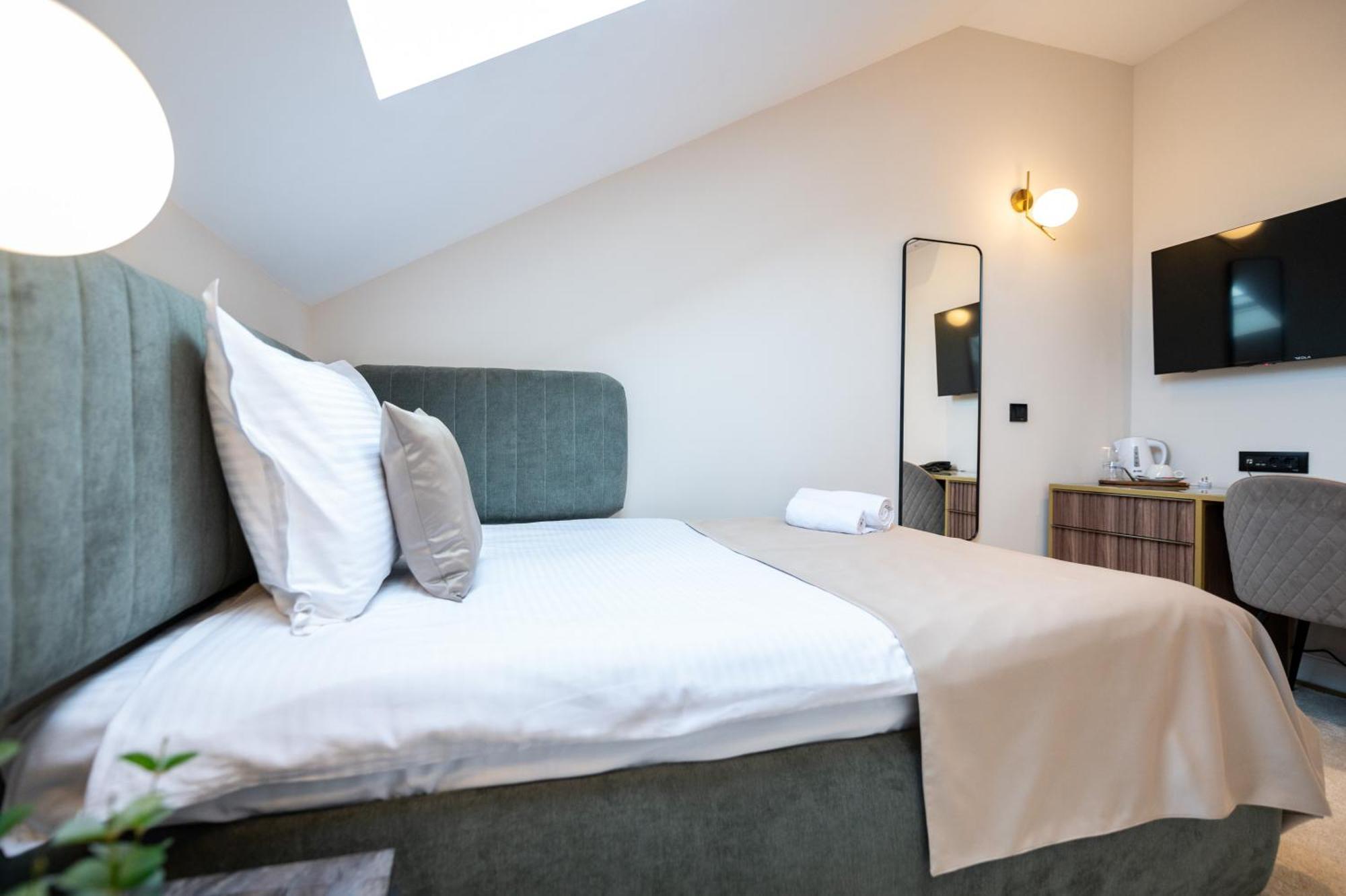 Deluxe Single Room