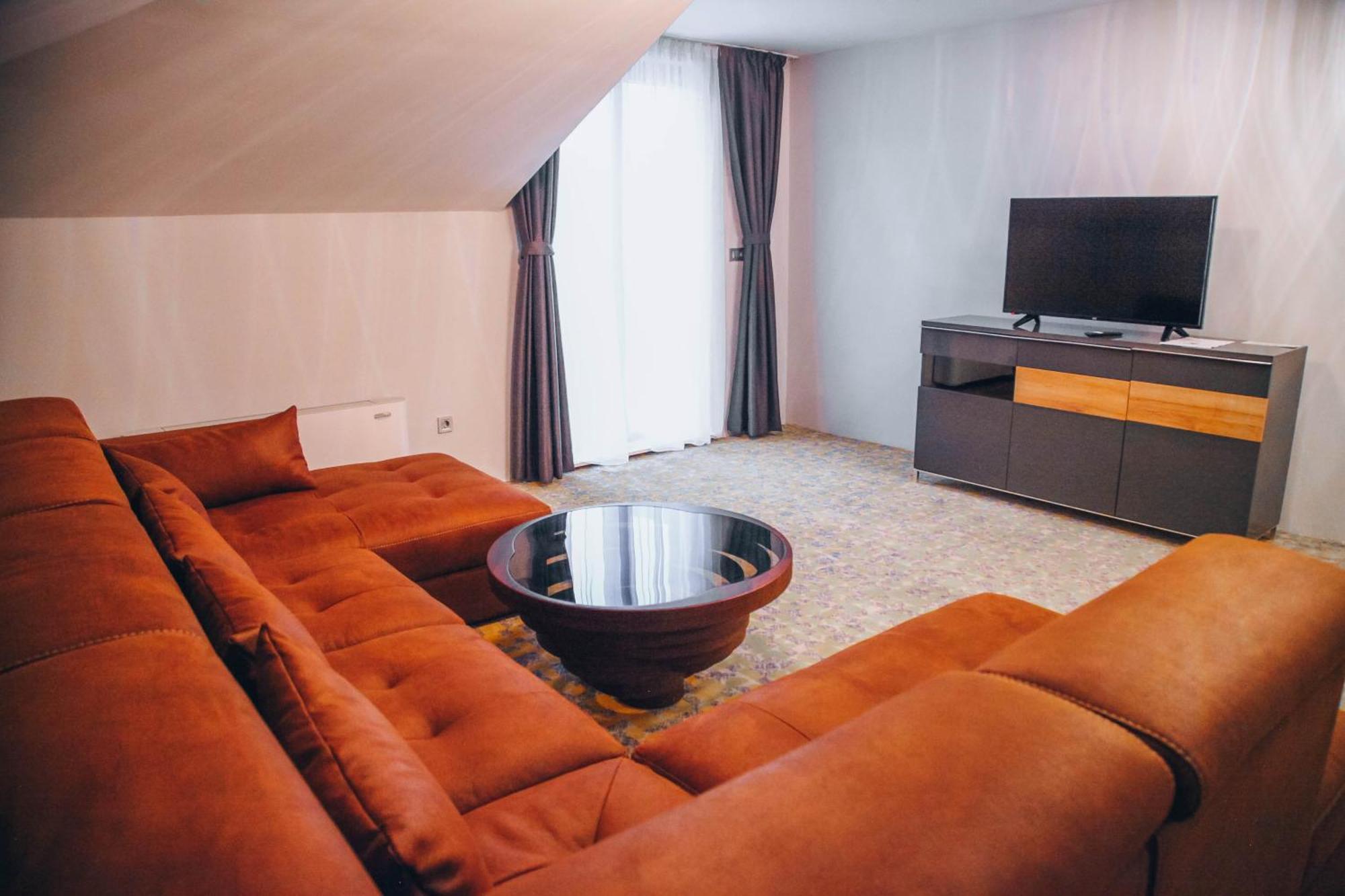 Deluxe Family Suite