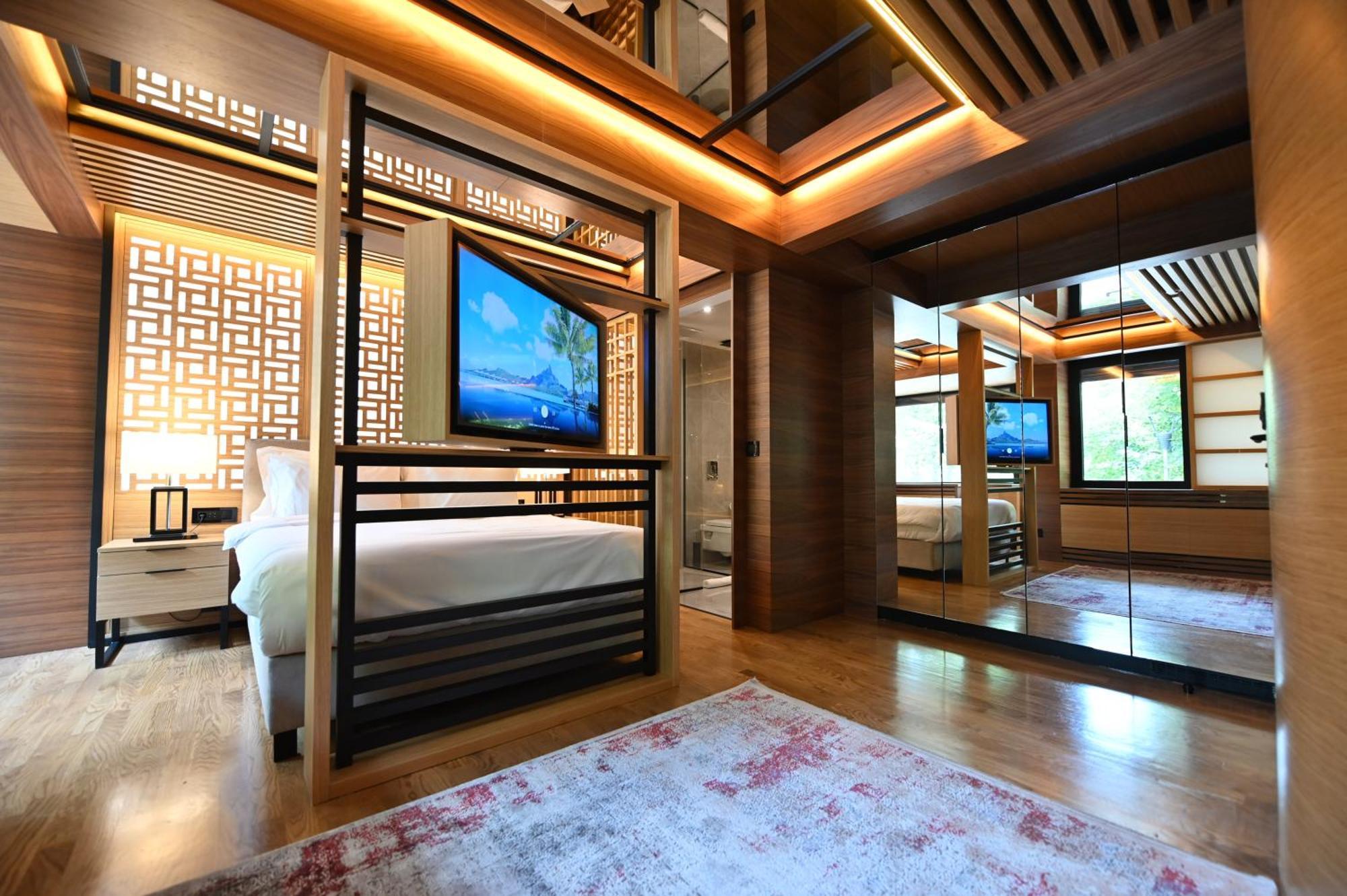 Deluxe Junior Suite with Free Spa Access