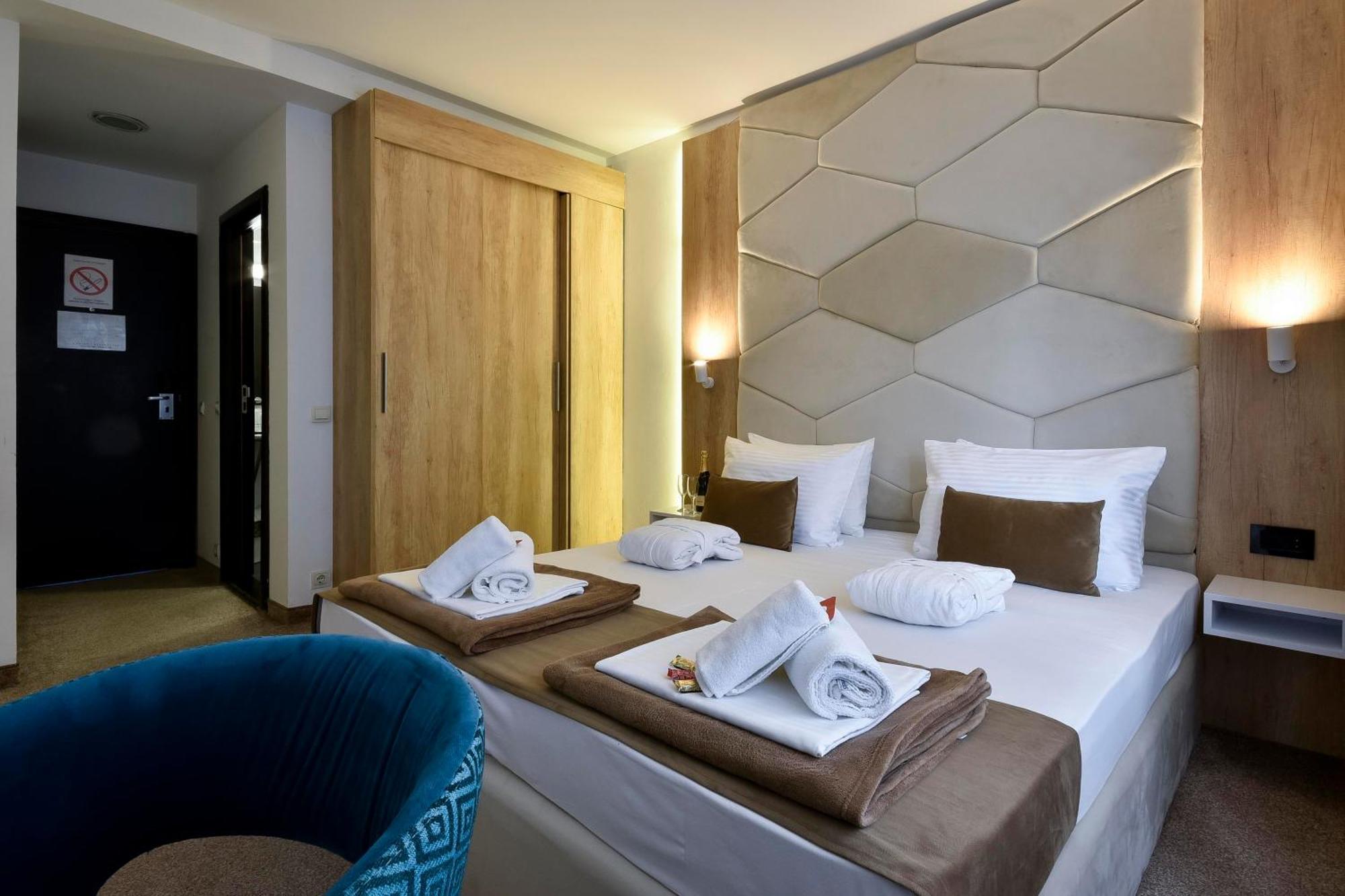 Executive Double Room with Free Parking,1616419555:JPEG