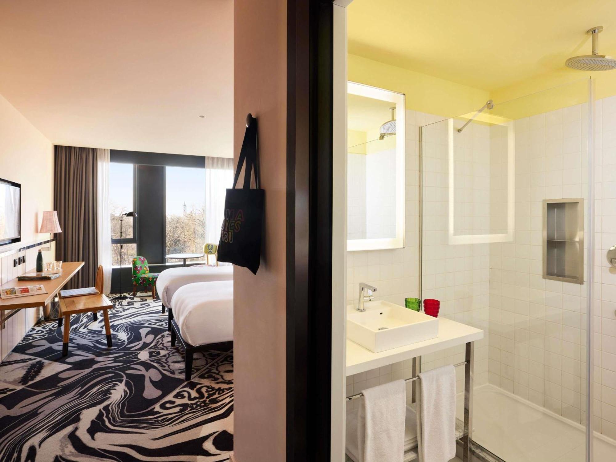 Large Mama Twin Room
