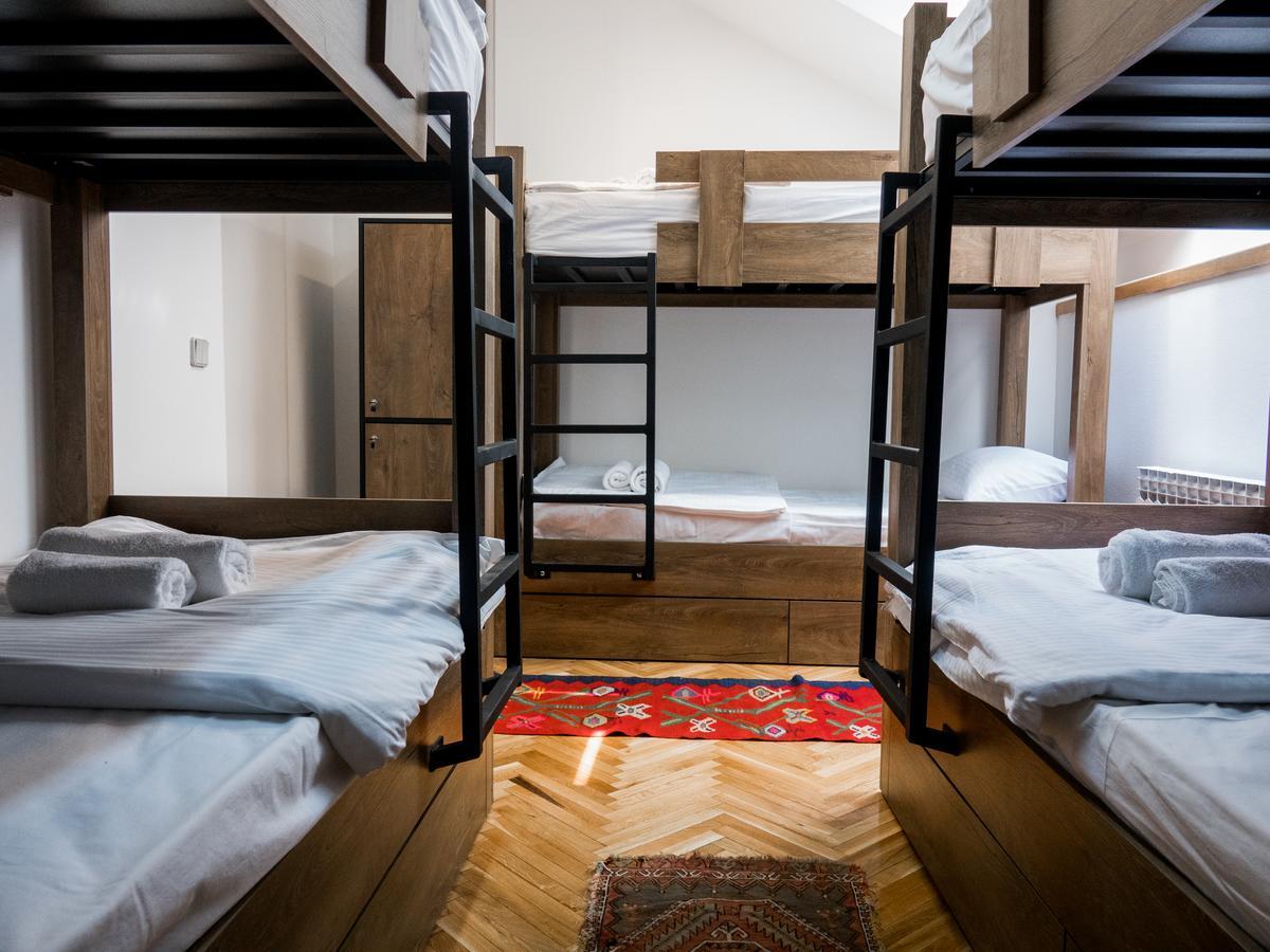 Bed in 6-Bed Mixed Dormitory Room