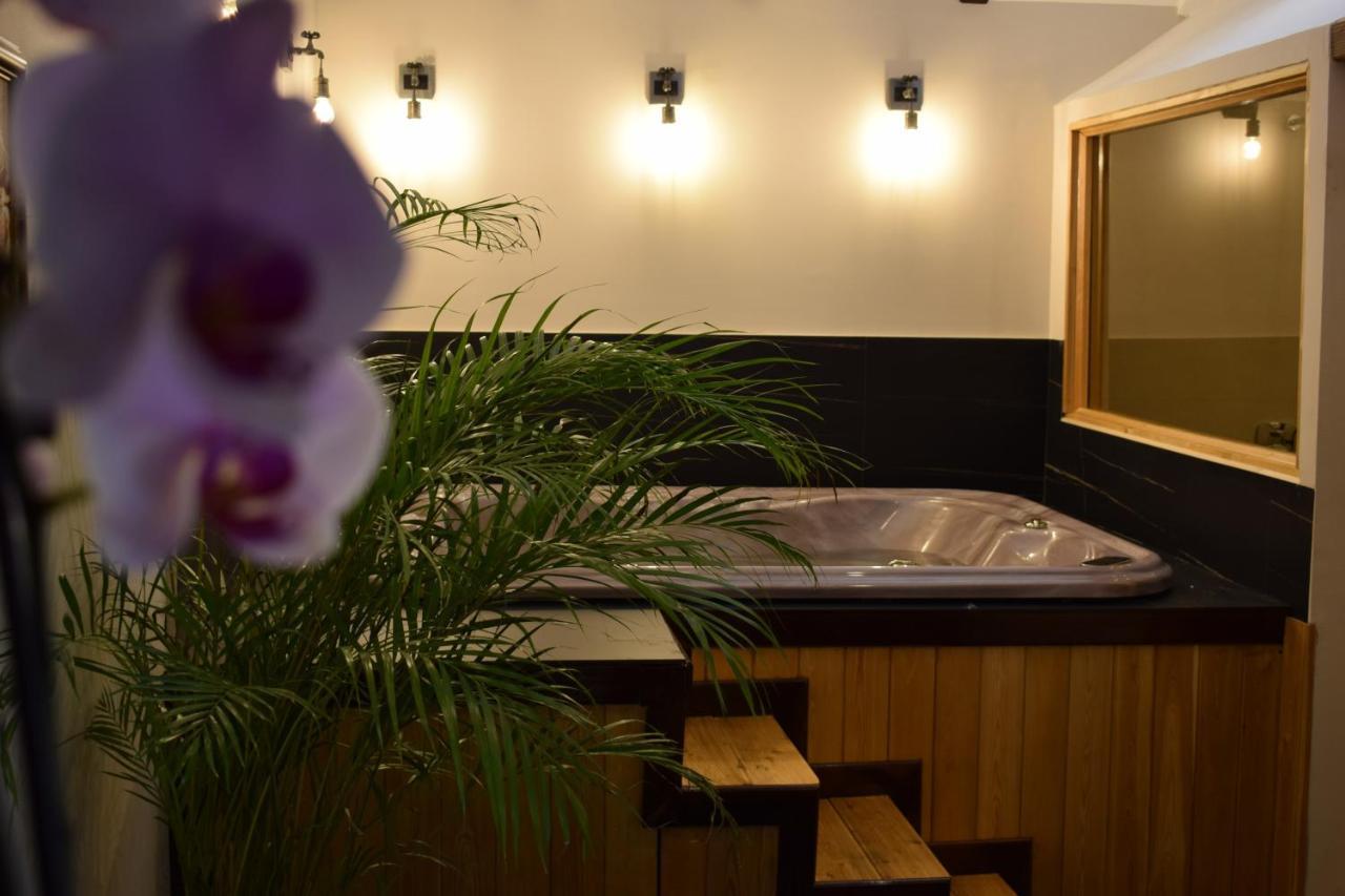 Deluxe Double Suite Jacuzzi Sauna,1162837335:JPEG