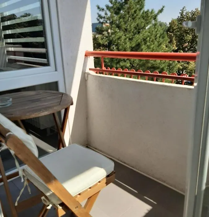White City 1 Apartment-1