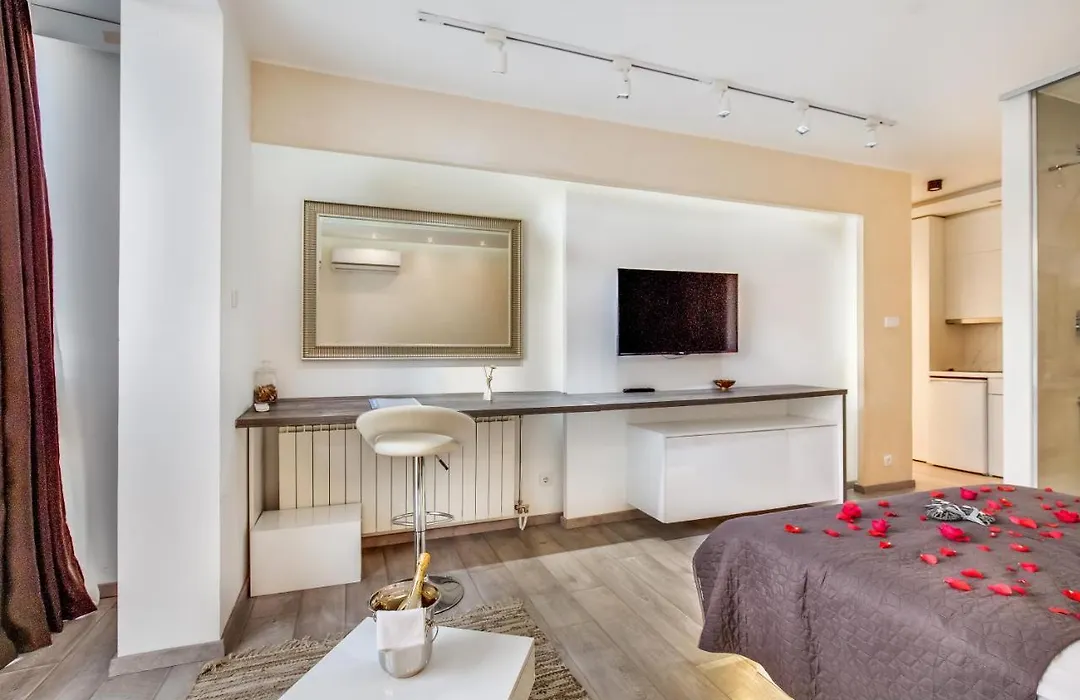 Luxury Boutique City Center Apartments-1