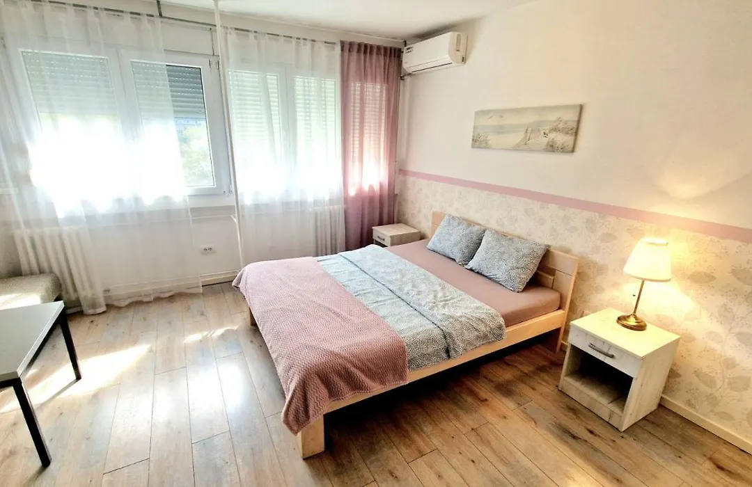 Apartmani Paku-1
