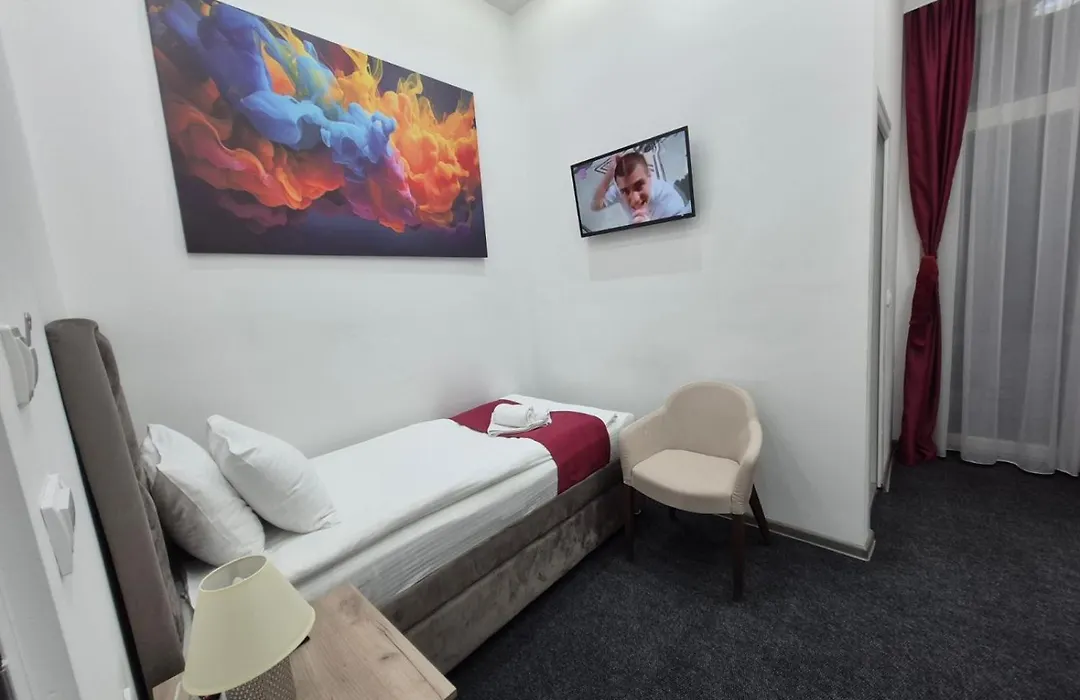 Authentic Belgrade Centre Suites With Patios In Courtyard For Smokers-1