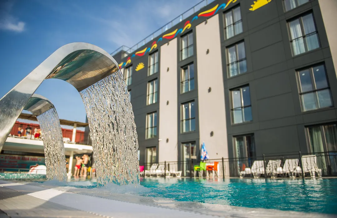 Garni Hotel Hollywoodland Wellness & Aquapark-1