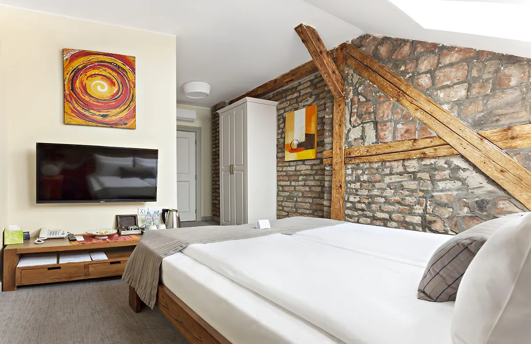 SuperB Luxury Suites-1