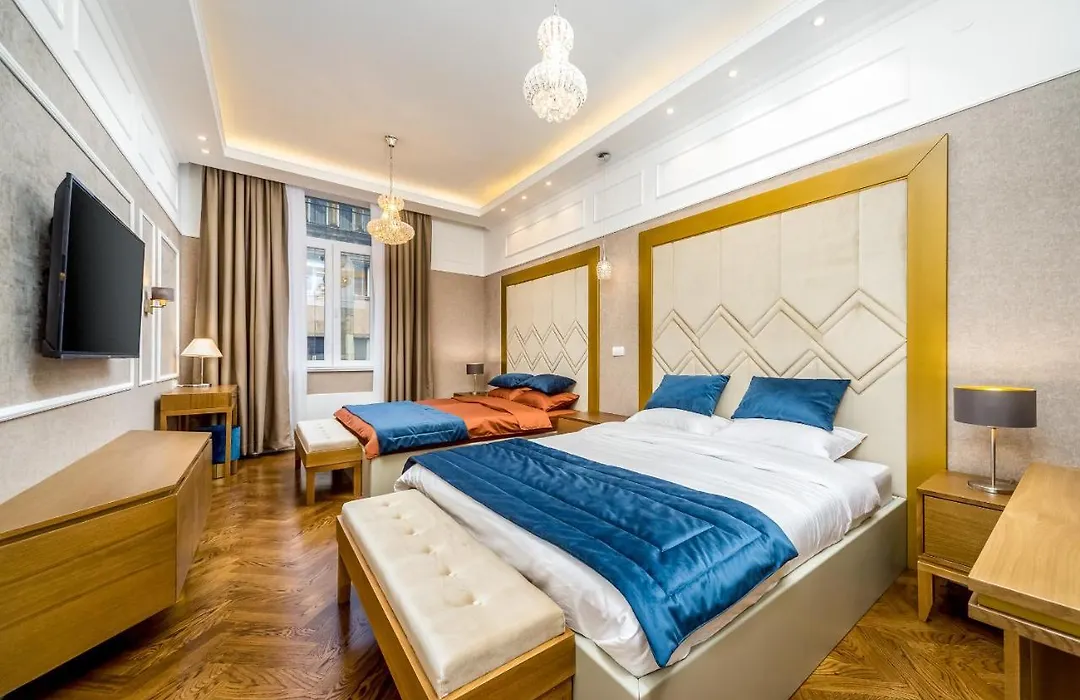Royal Knez-1