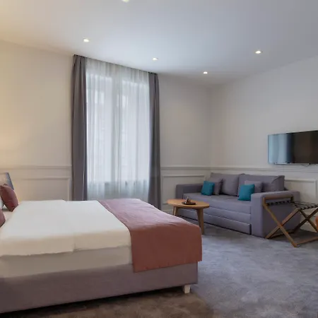 Public House Hotel-2