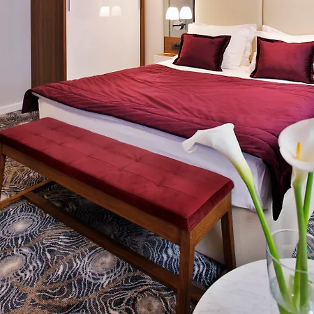 Sky Hotel-2