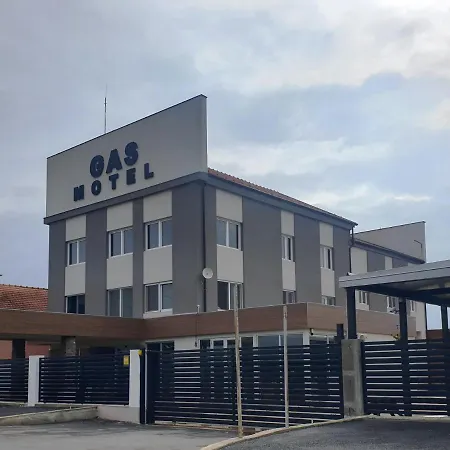 Motel Gas-3