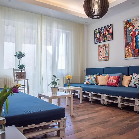Central 4 Bedroom 154M2 Apartment With Terrace-2