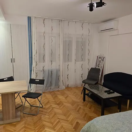 Azzurro Studio Apartment-2