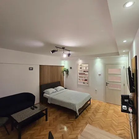 Azzurro Studio Apartment-3
