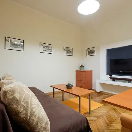 M&M Downtown Apartment-3