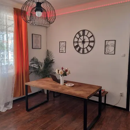 Downtown Belgrade Hostel And Apartments-3