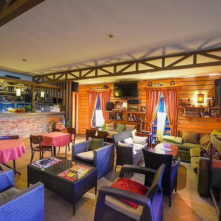 San Art Floating Hostel & Apartments-2