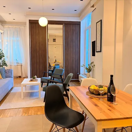 City Break Apartments Chic And Luxury-3