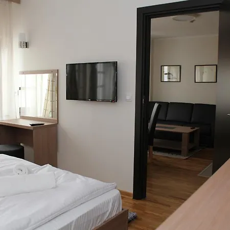 Wake Up Apartments And Rooms-3