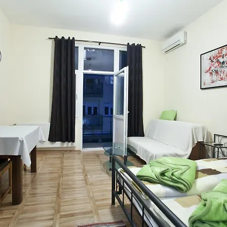 Hostel 1910-2