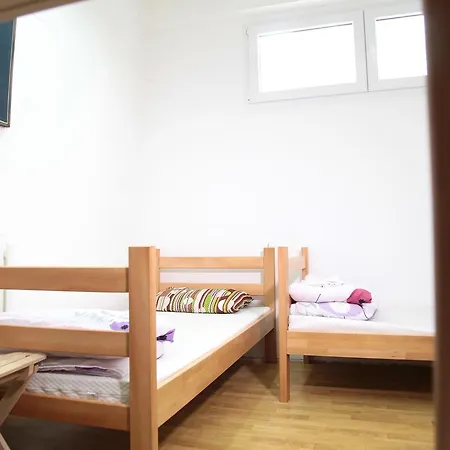 Hostel Jellostone-3