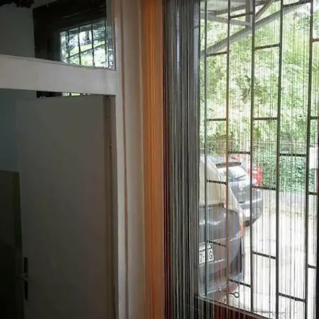 Hostel Belgrade Shungit Dragana Jeftica Br 10-3