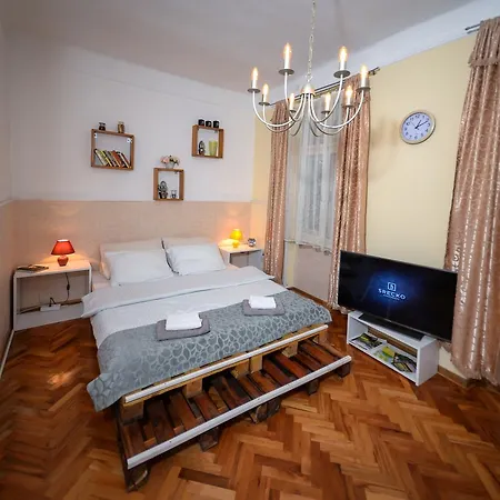 Srecko Apartment-3