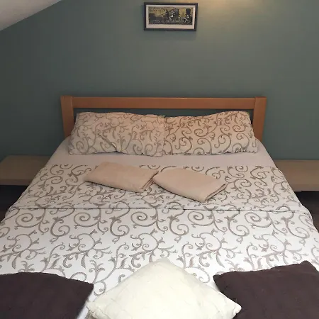 Hostel Theater 011-2