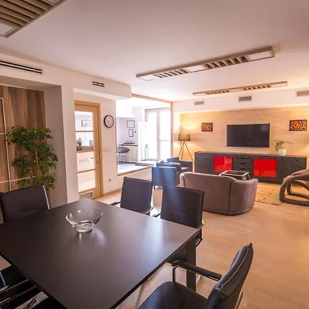 Hostgost Selected Suites - Bams, Private Spa Included-2