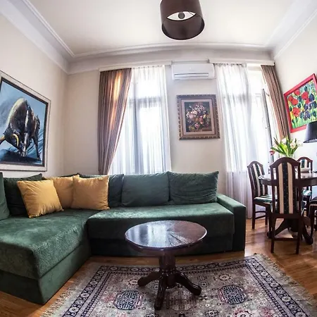 Crown Apartment With Garden View-2