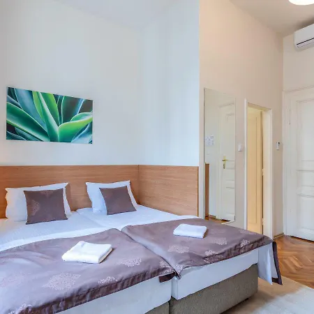 Booking En Suite-2
