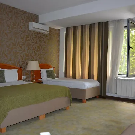 Hotel Avalon Garni-3